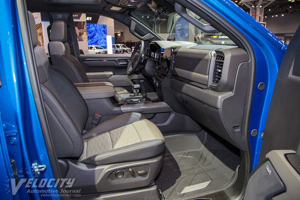 2024 Chevrolet Silverado ZR2 Crew Cab Interior